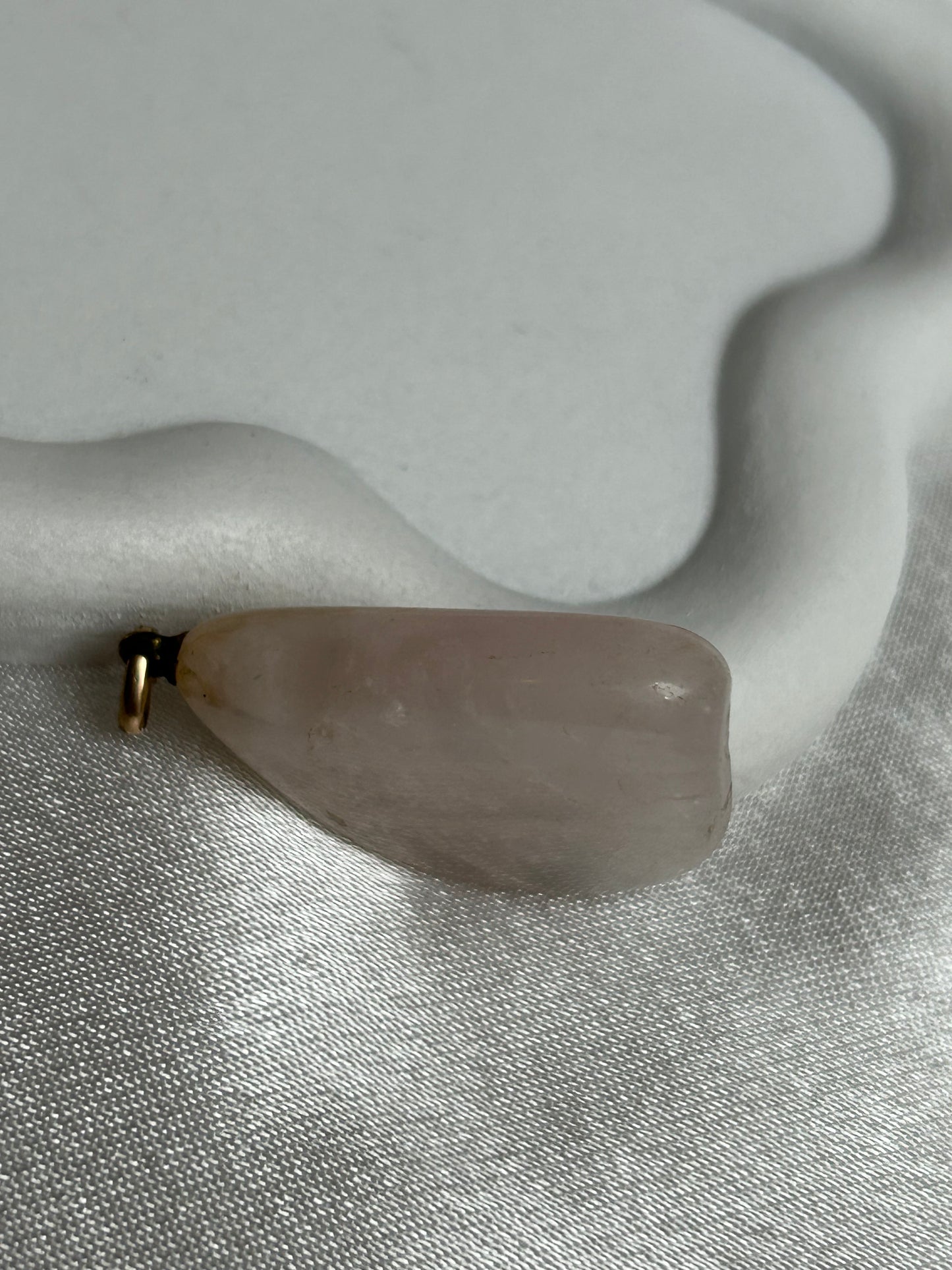 Pendentif vintage pierre rose pâle