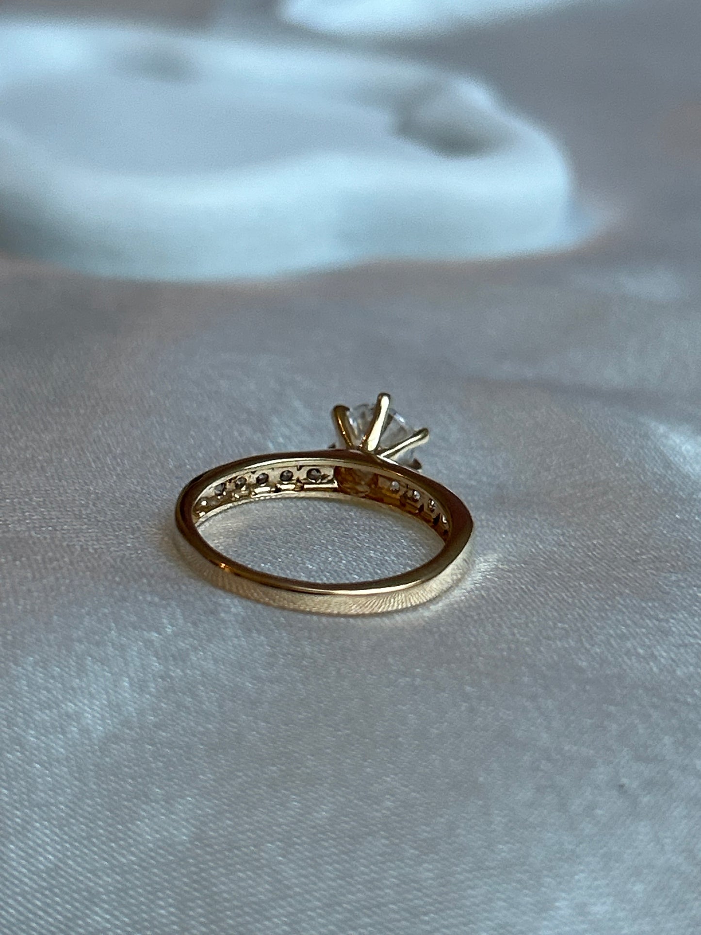 Splendide Bague Solitaire avec Strass en Plaqué Or