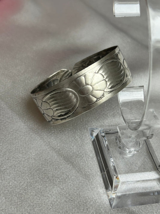 Bracelet jonc en argent vieilli