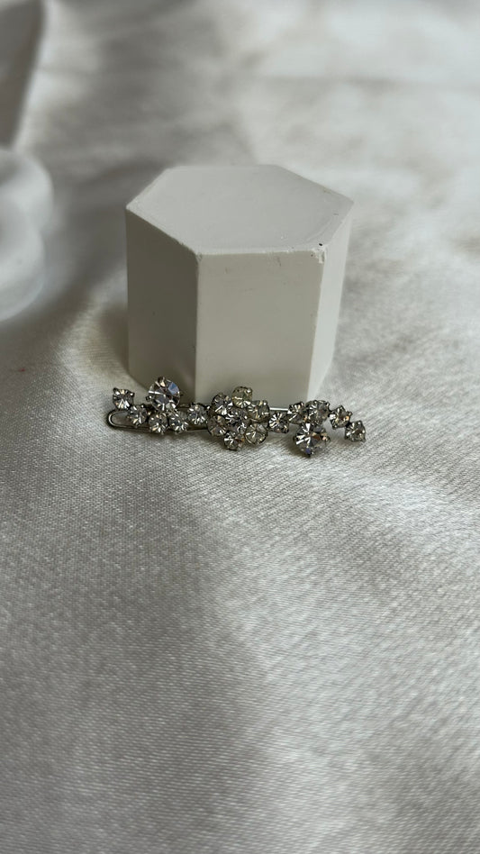 Broche vintage argenté et strass fleur