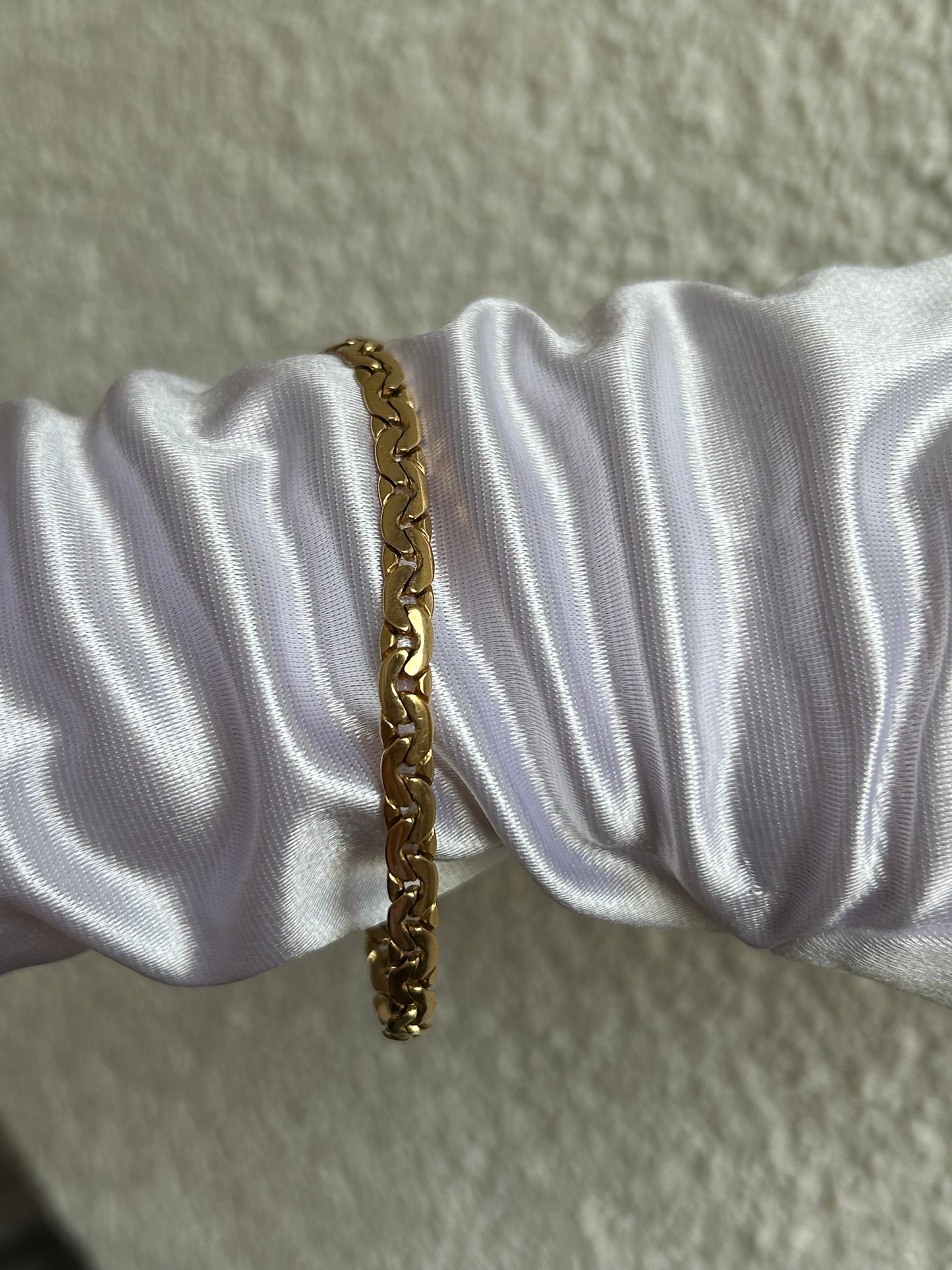 Splendide bracelet maille plates plaqué or d’occasion