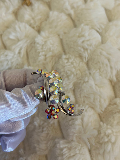 Splendide broche en fantaisie argenté et rose scintillantes