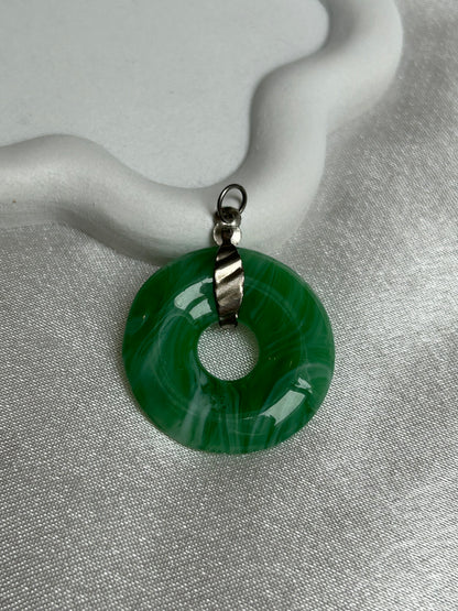 Pendentif vintage cercle vert marbre et Métal argenté