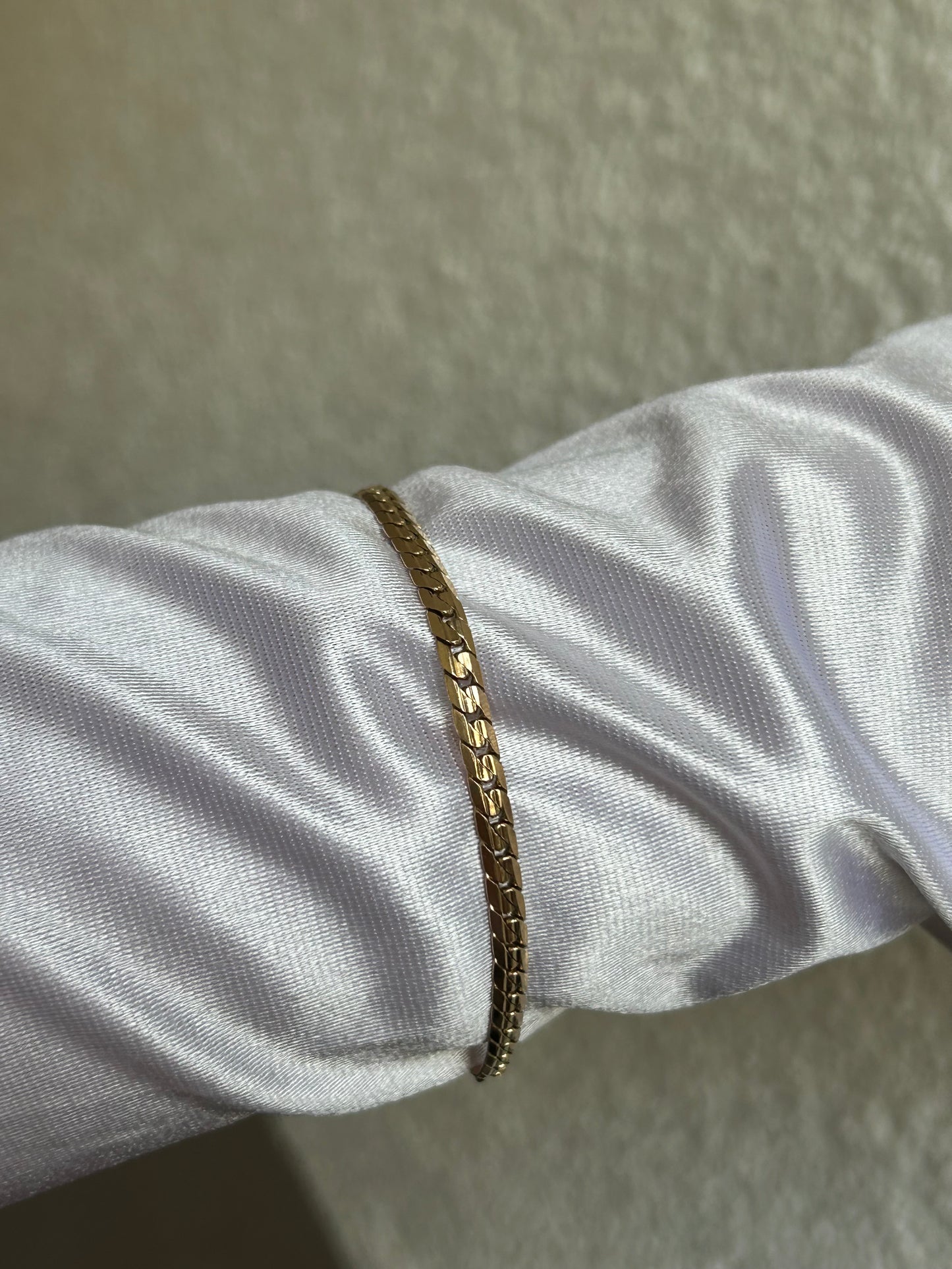 Splendide bracelet en plaqué or maille plates