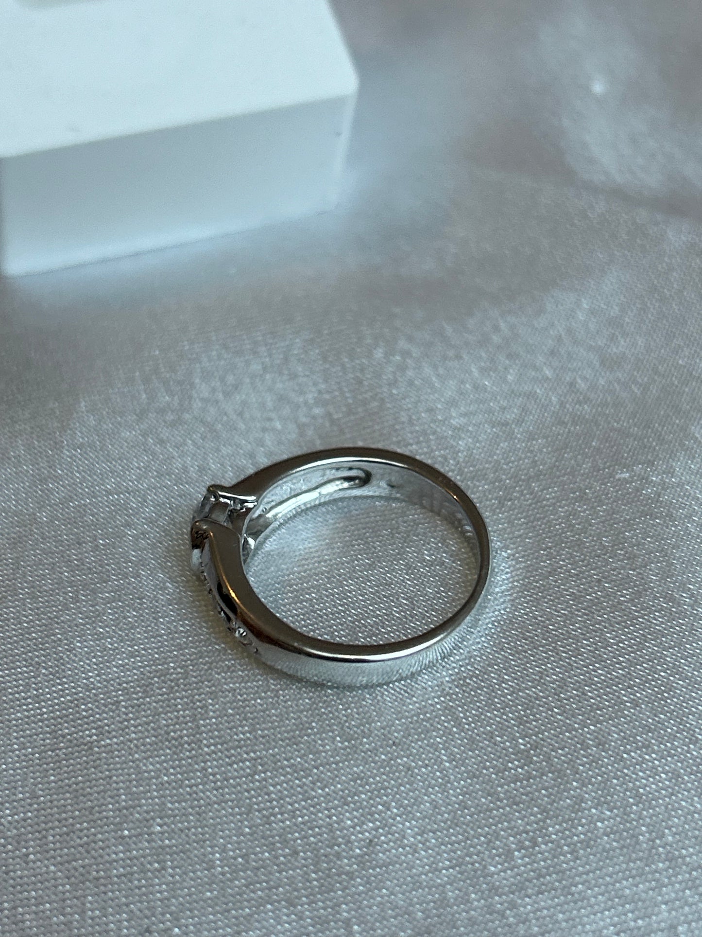 Bague argenté vintage à strass taille 58 poinçon triangle