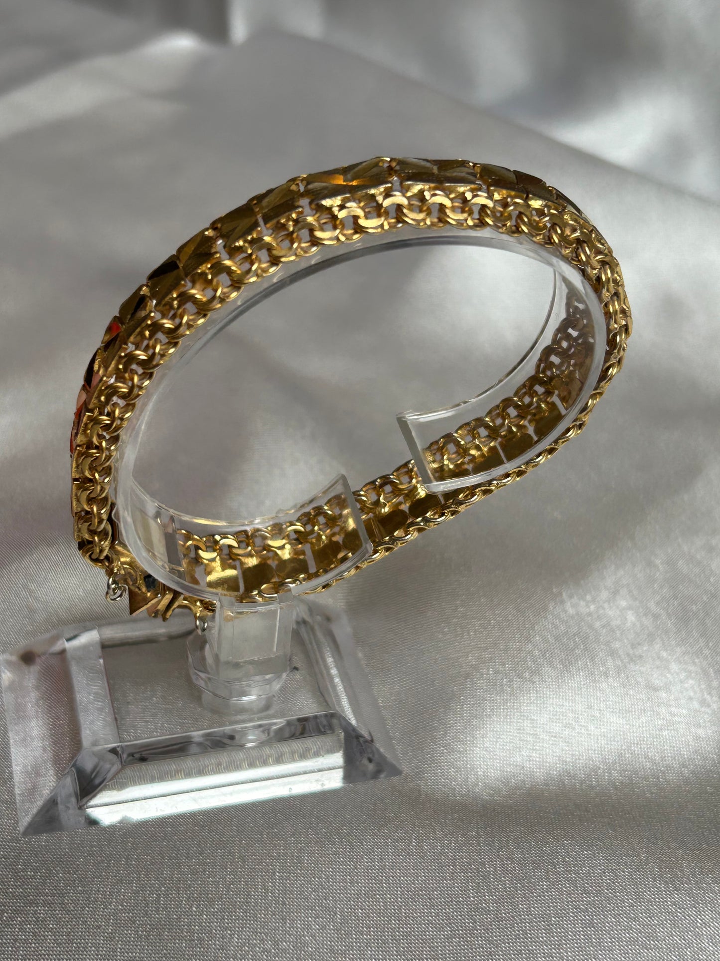 Bracelet vintage plaqué or femme ciselé