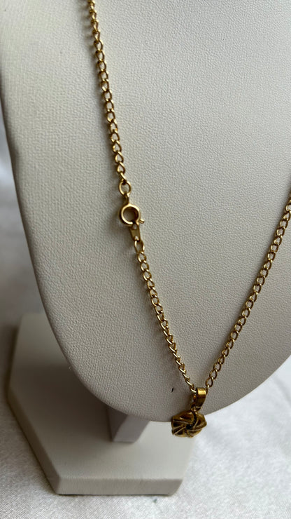 Collier vintage doré et pendentif doré