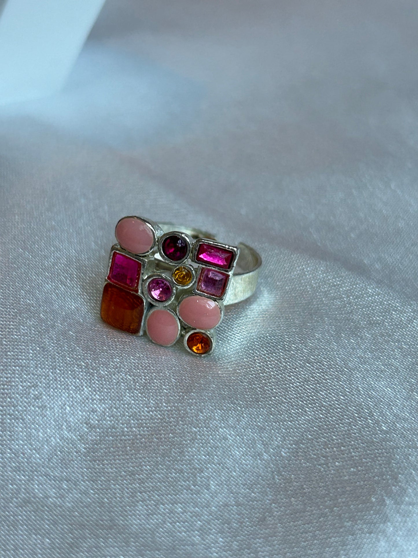 Bague argenté vintage taille ajustable et pierre roses