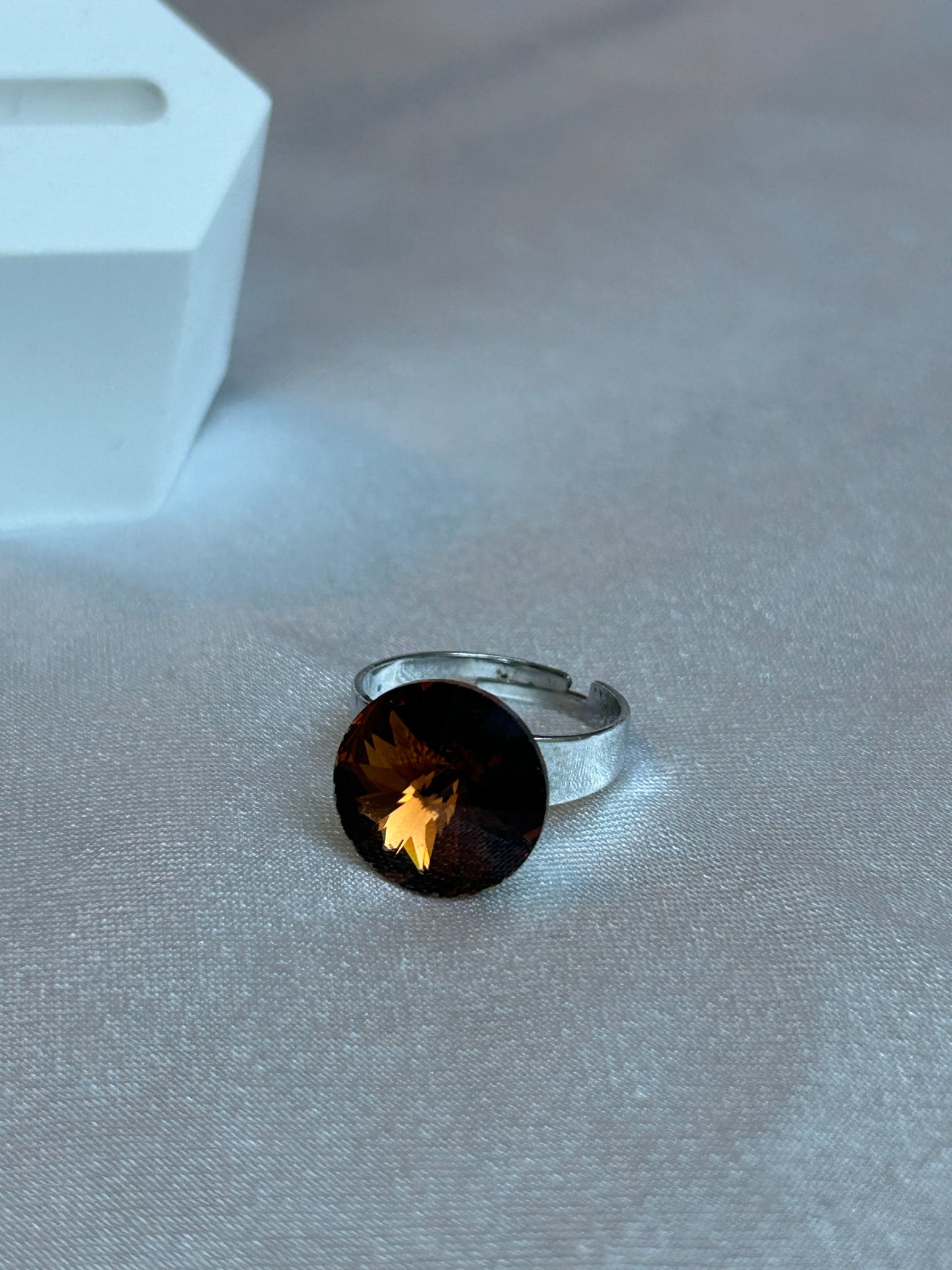 Bague vintage ajustable argenté et strass brun