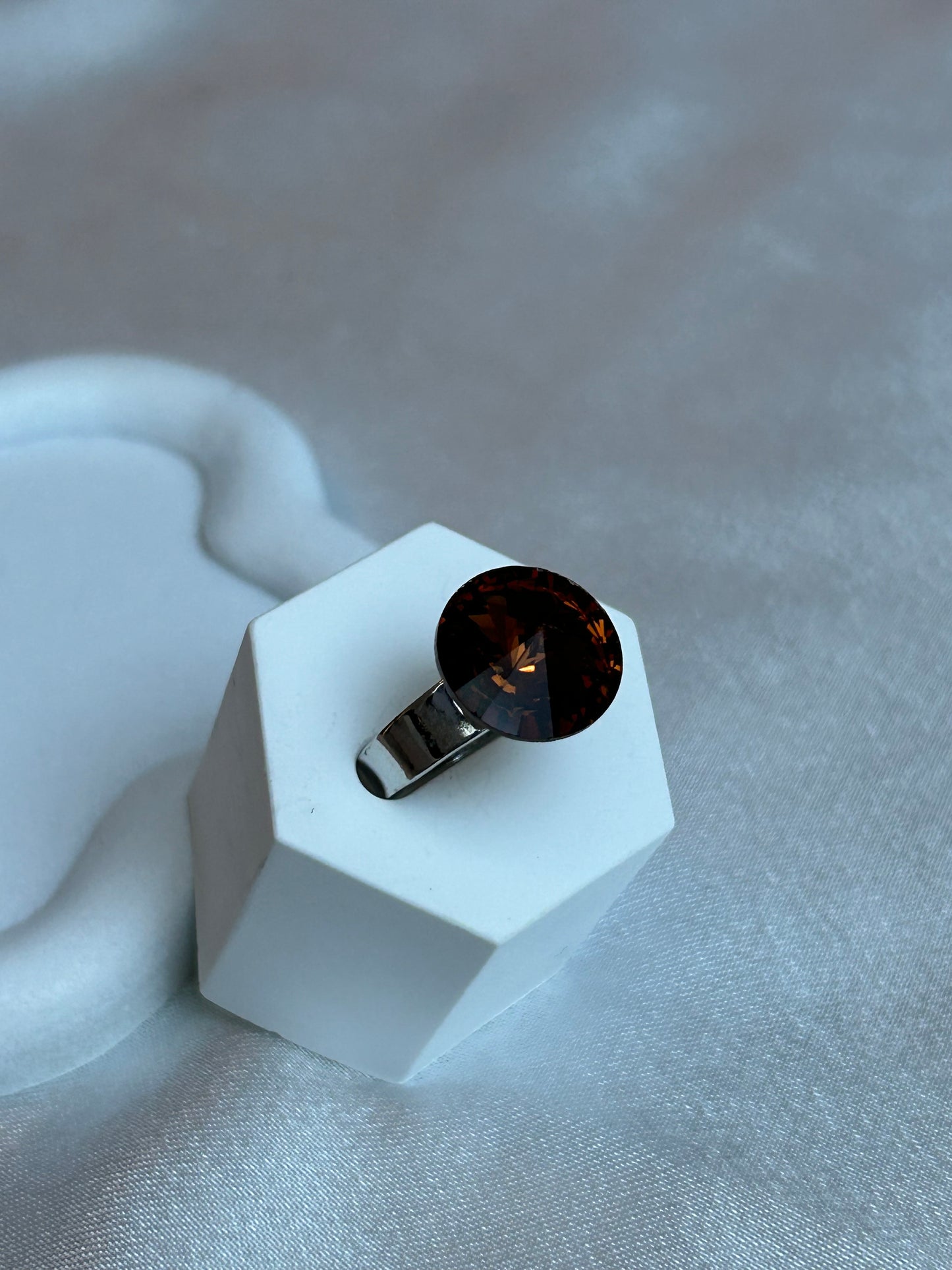 Bague vintage ajustable argenté et strass brun