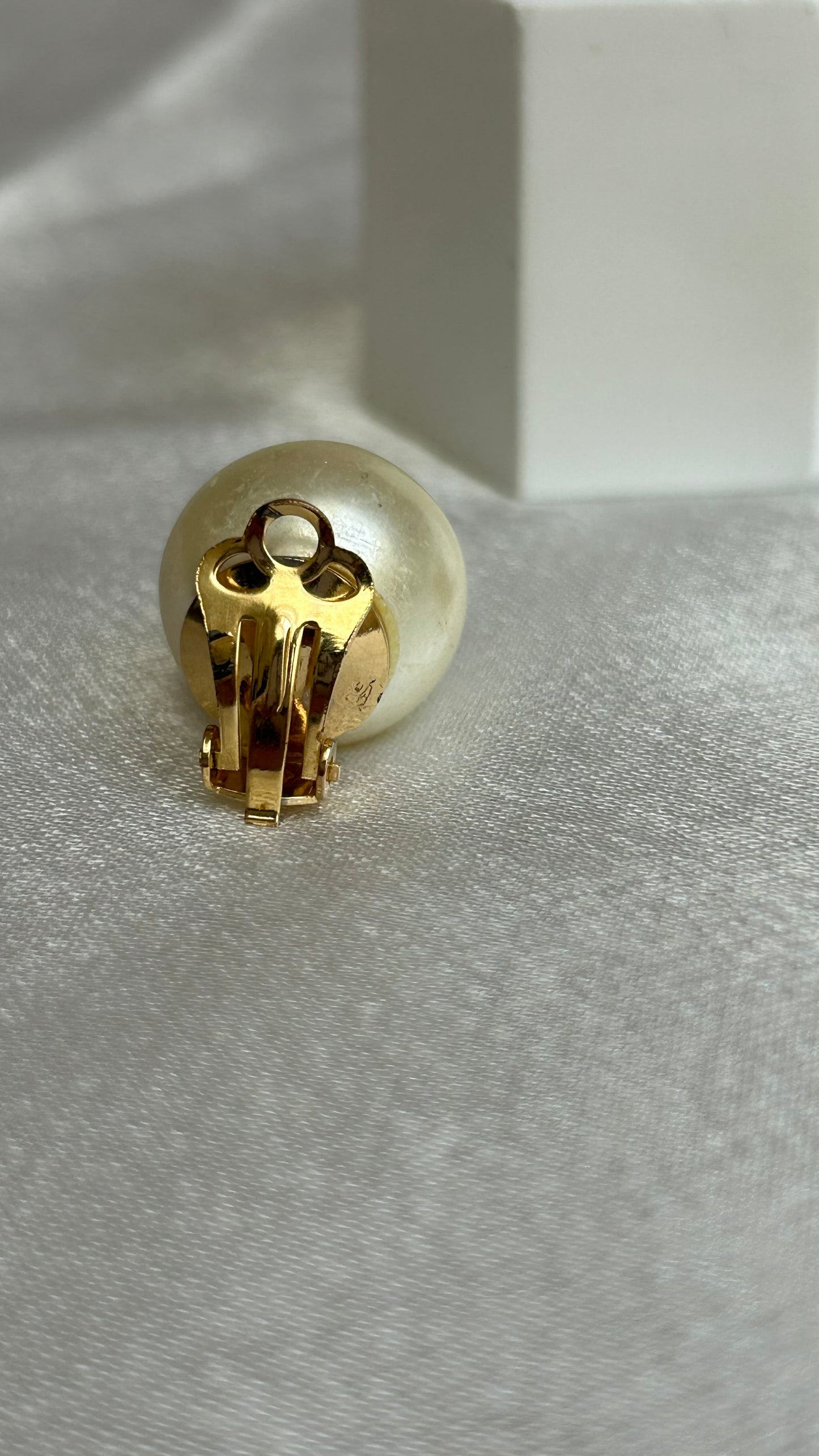 Boucles d’oreilles perles et plaqué or à clip