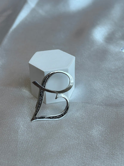 Broche vintage argenté lettre « B »