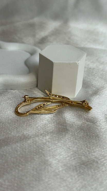 Broche feuille d’arbre et strass en plaqué or