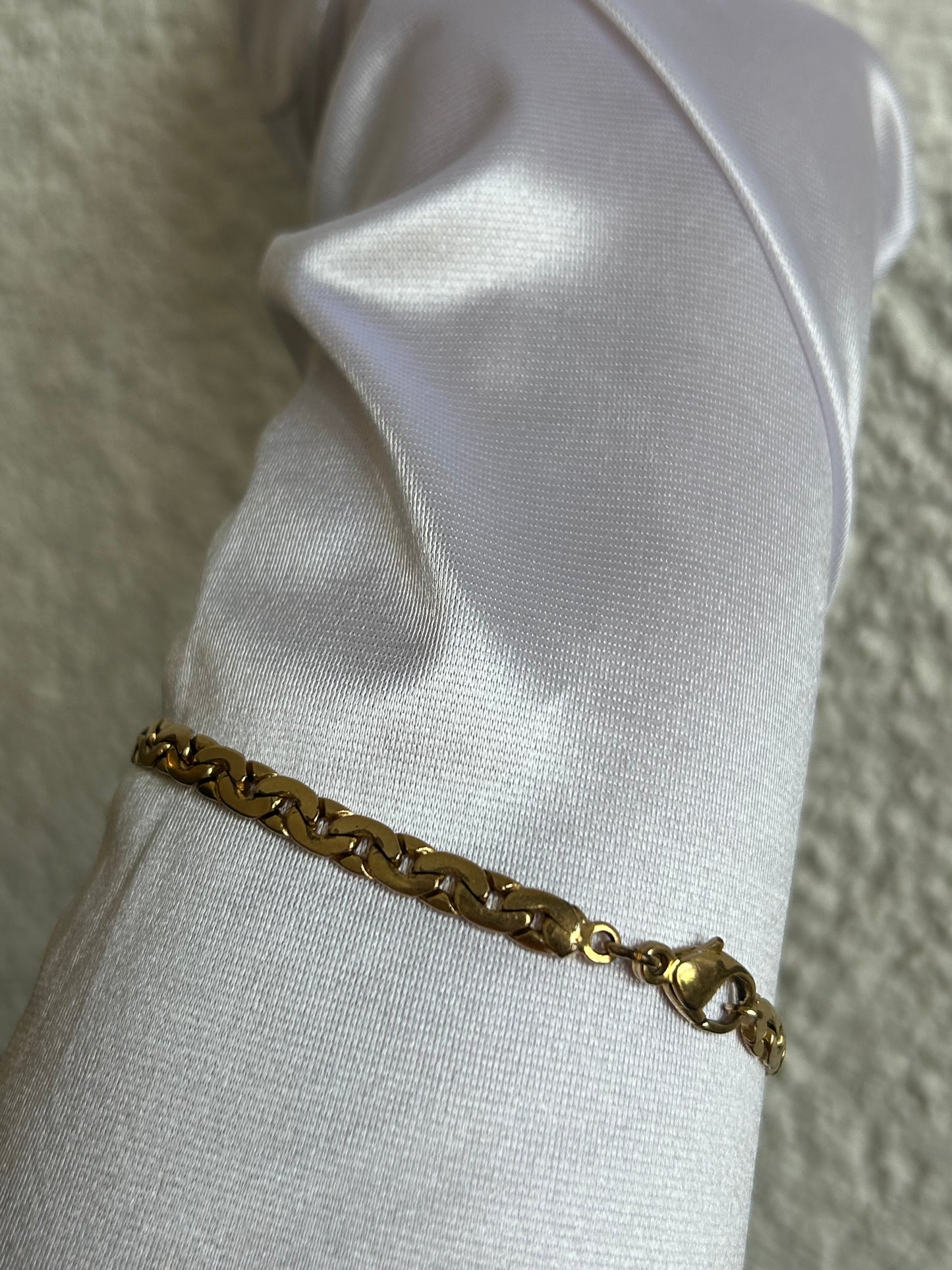 Splendide bracelet maille plates plaqué or d’occasion