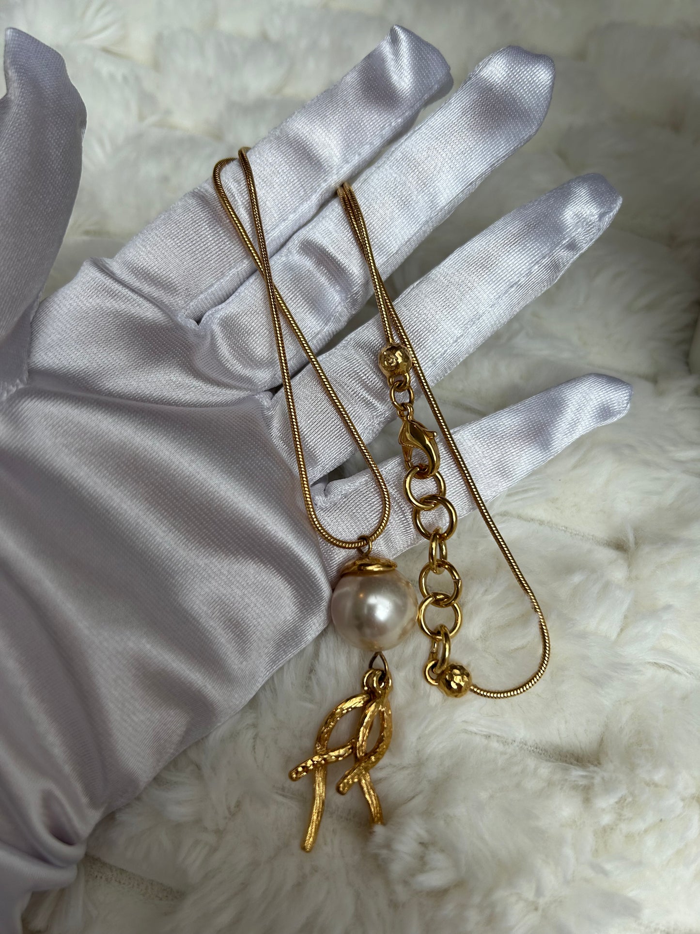 Jolie collier vintage doré et perle fantaisie