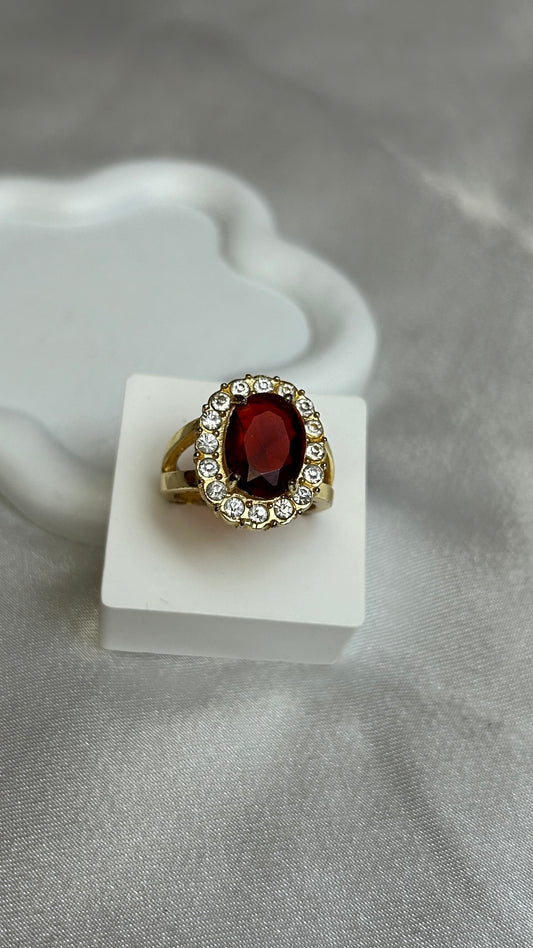 Bague vintage doré et grosse pierre rouge avec strass taille 59