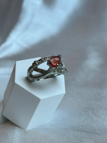 Bague vintage taille 58 argenté et strass rouge