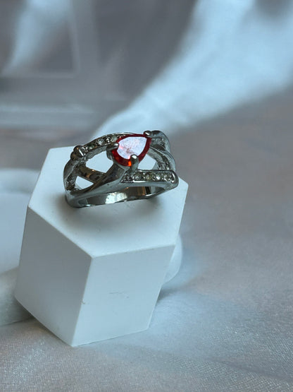 Bague vintage taille 58 argenté et strass rouge