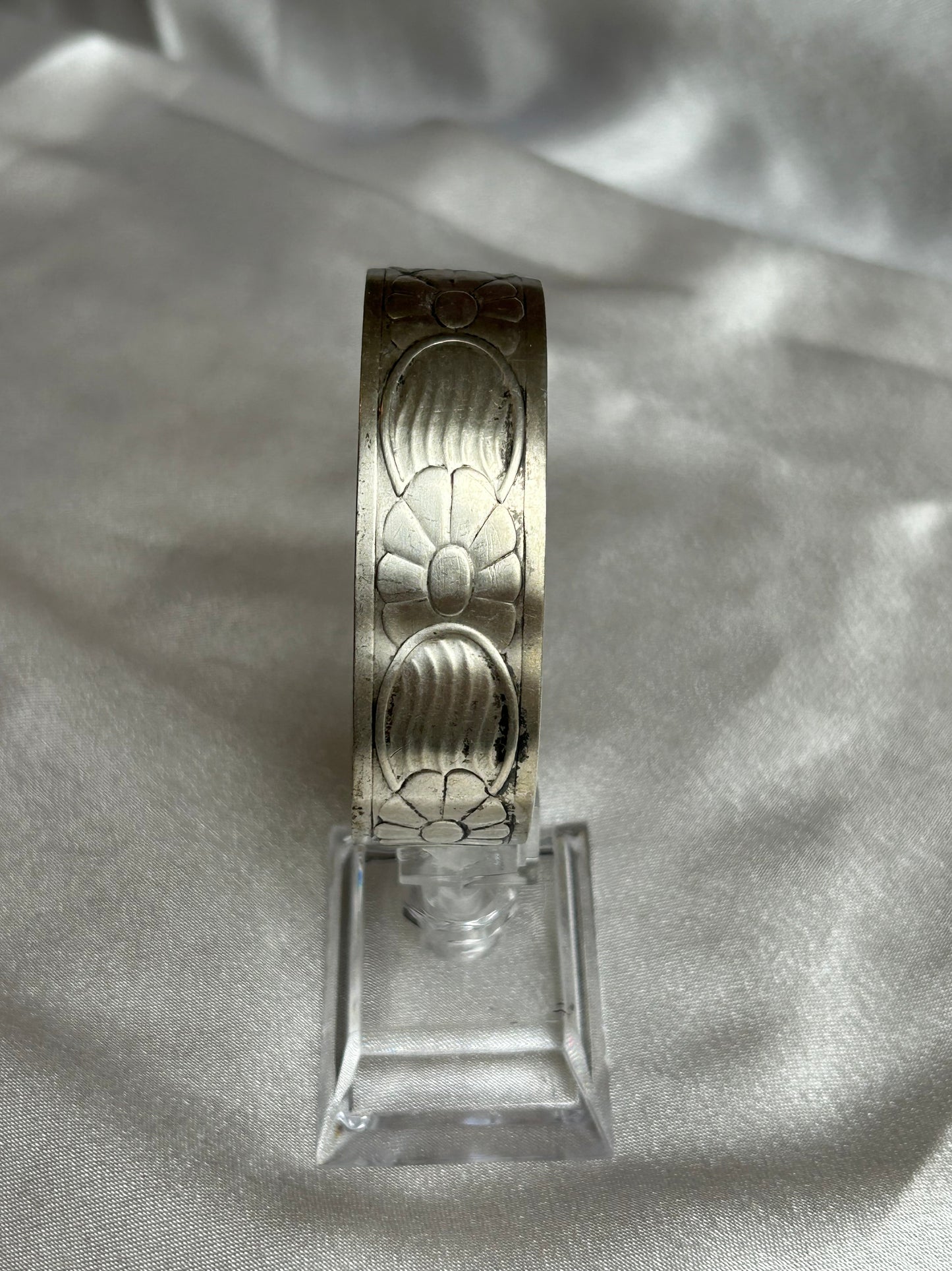 Bracelet jonc en argent vieilli