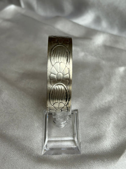 Bracelet jonc en argent vieilli