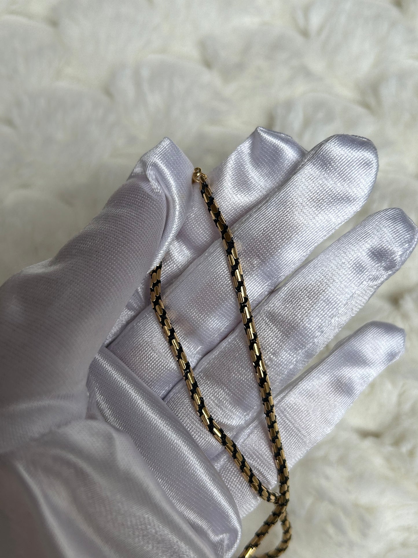 Jolie collier chaîne vintage torsadé noir et doré