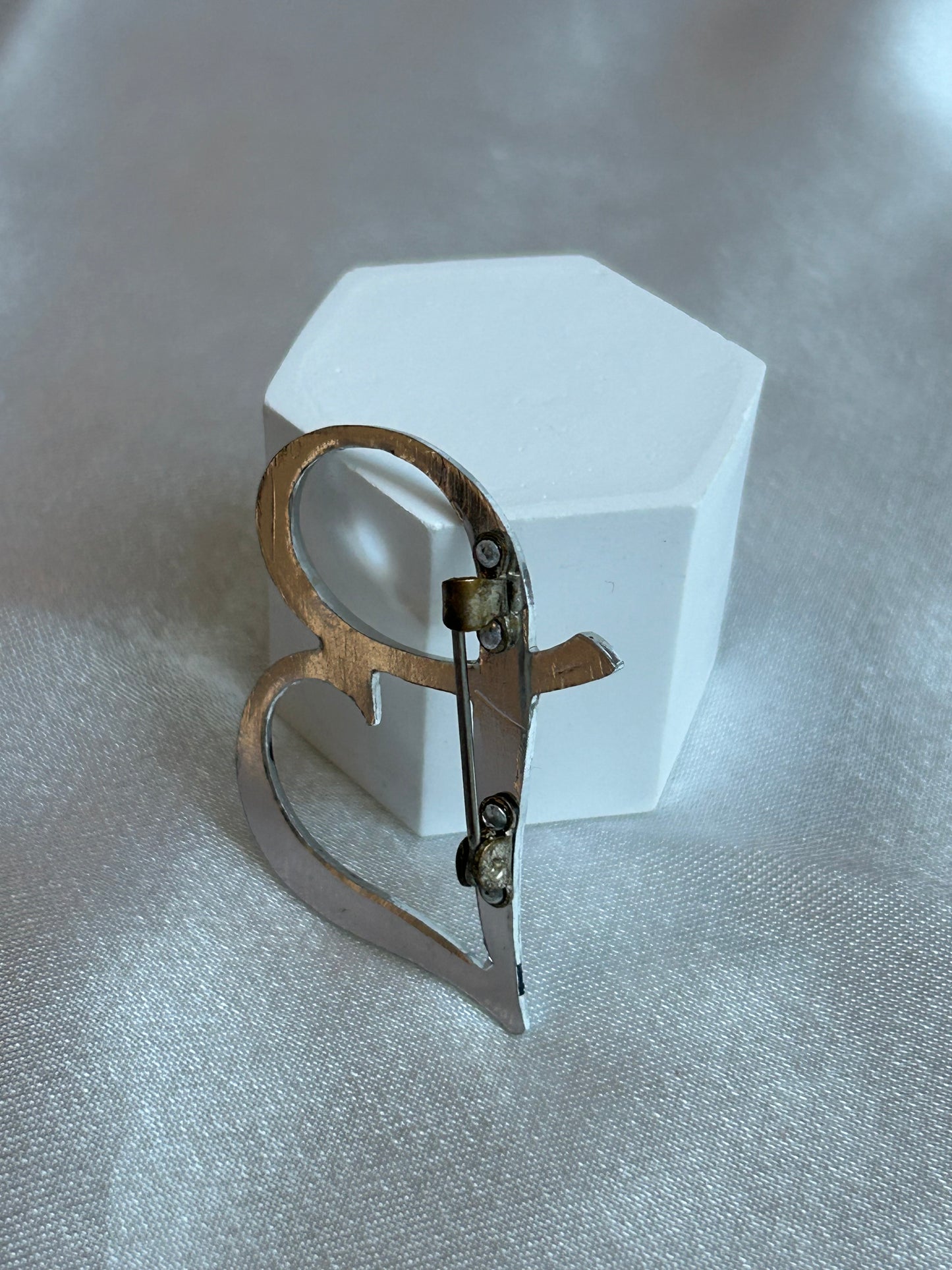 Broche vintage argenté lettre « B »