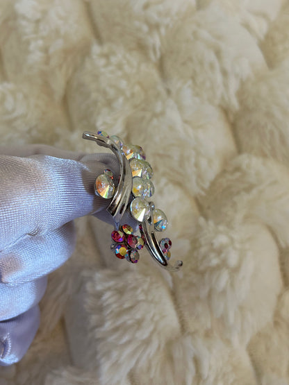 Splendide broche en fantaisie argenté et rose scintillantes