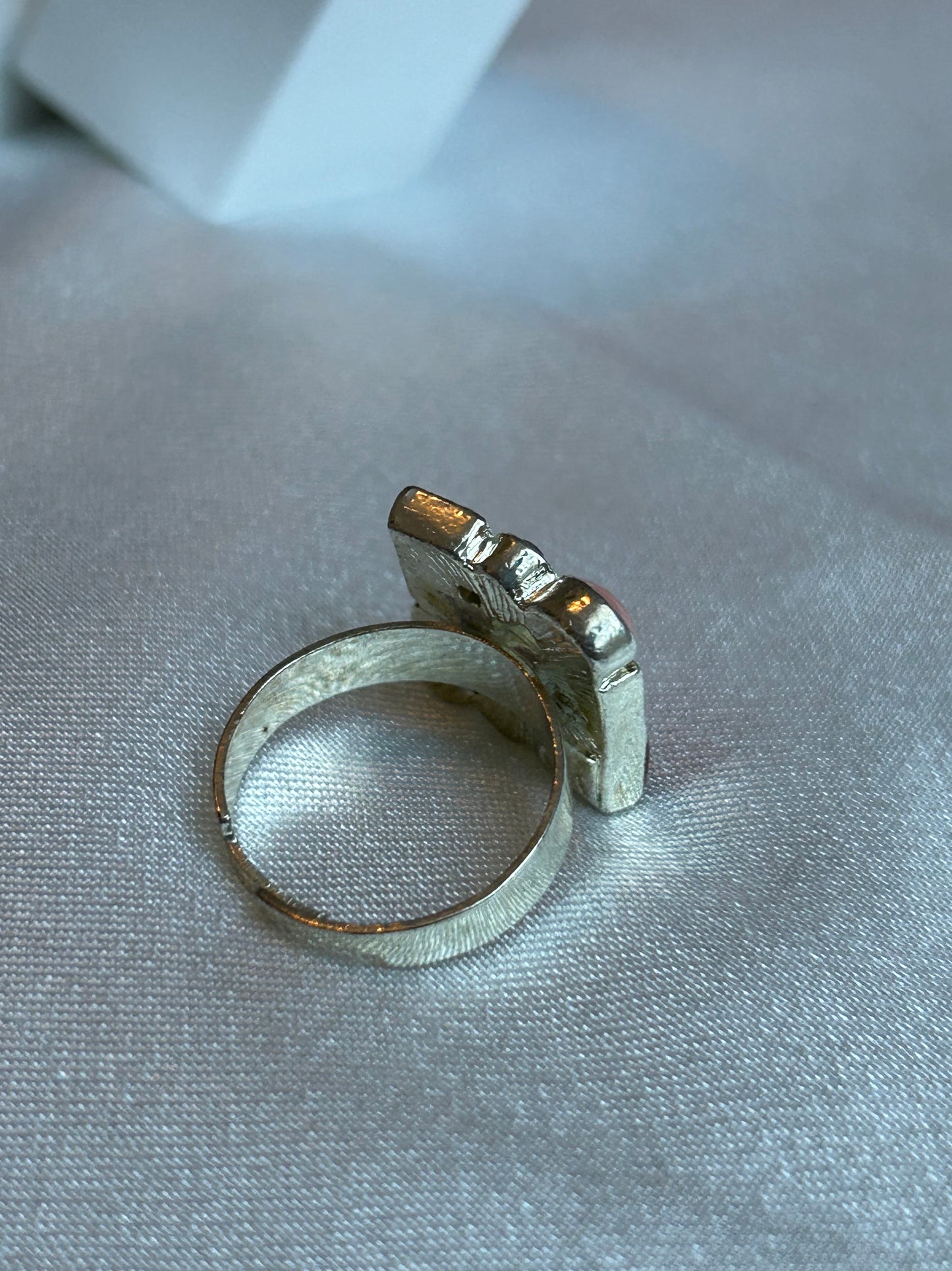 Bague argenté vintage taille ajustable et pierre roses