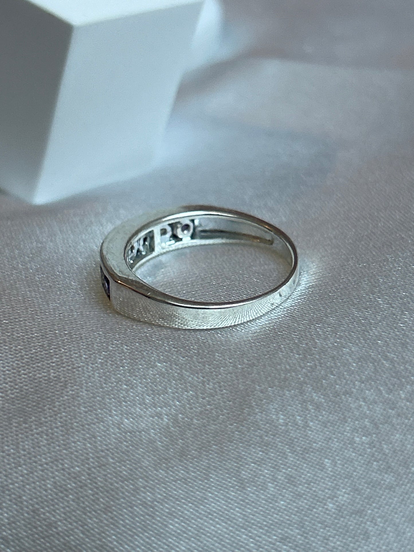 Bague strass violet et transparent taille 57