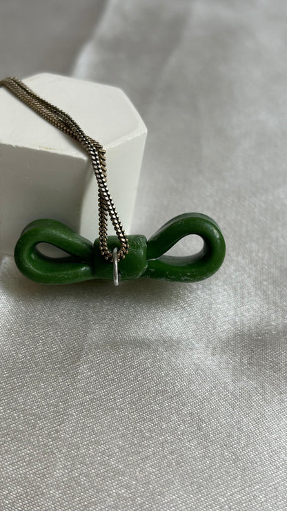 Pendentif vintage noeud vert et argenté