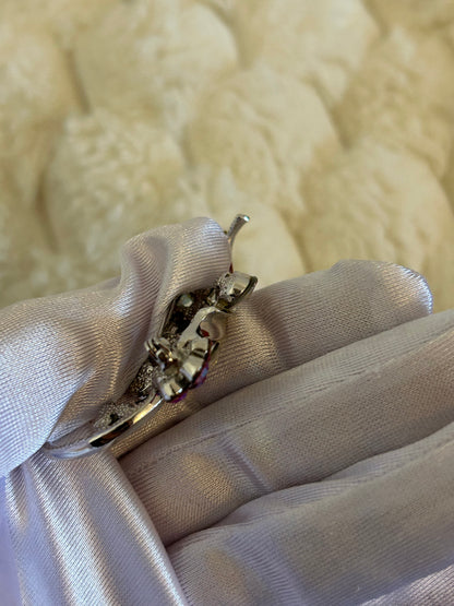 Splendide broche en fantaisie argenté et rose scintillantes