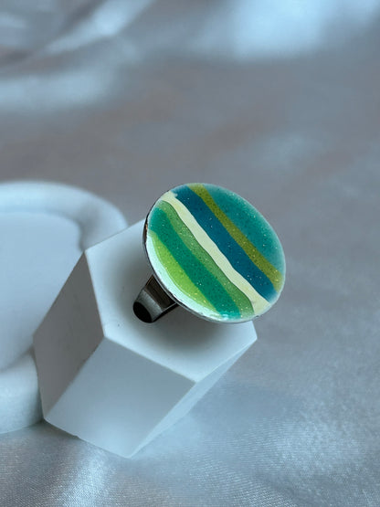 Bague vintage taille ajustable argenté et nuances de verts