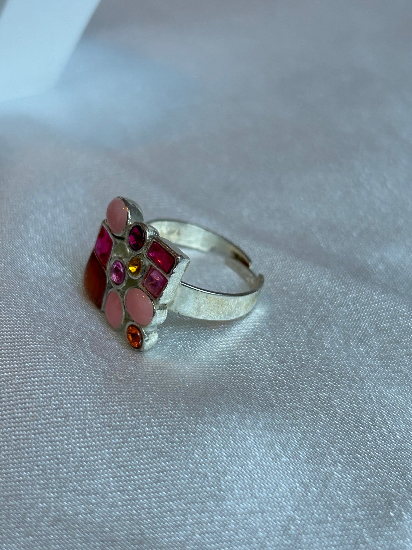 Bague argenté vintage taille ajustable et pierre roses