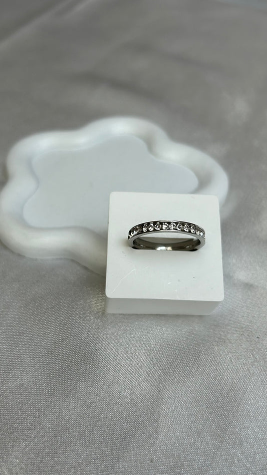 Bague vintage argenté et strass style alliance taille 58