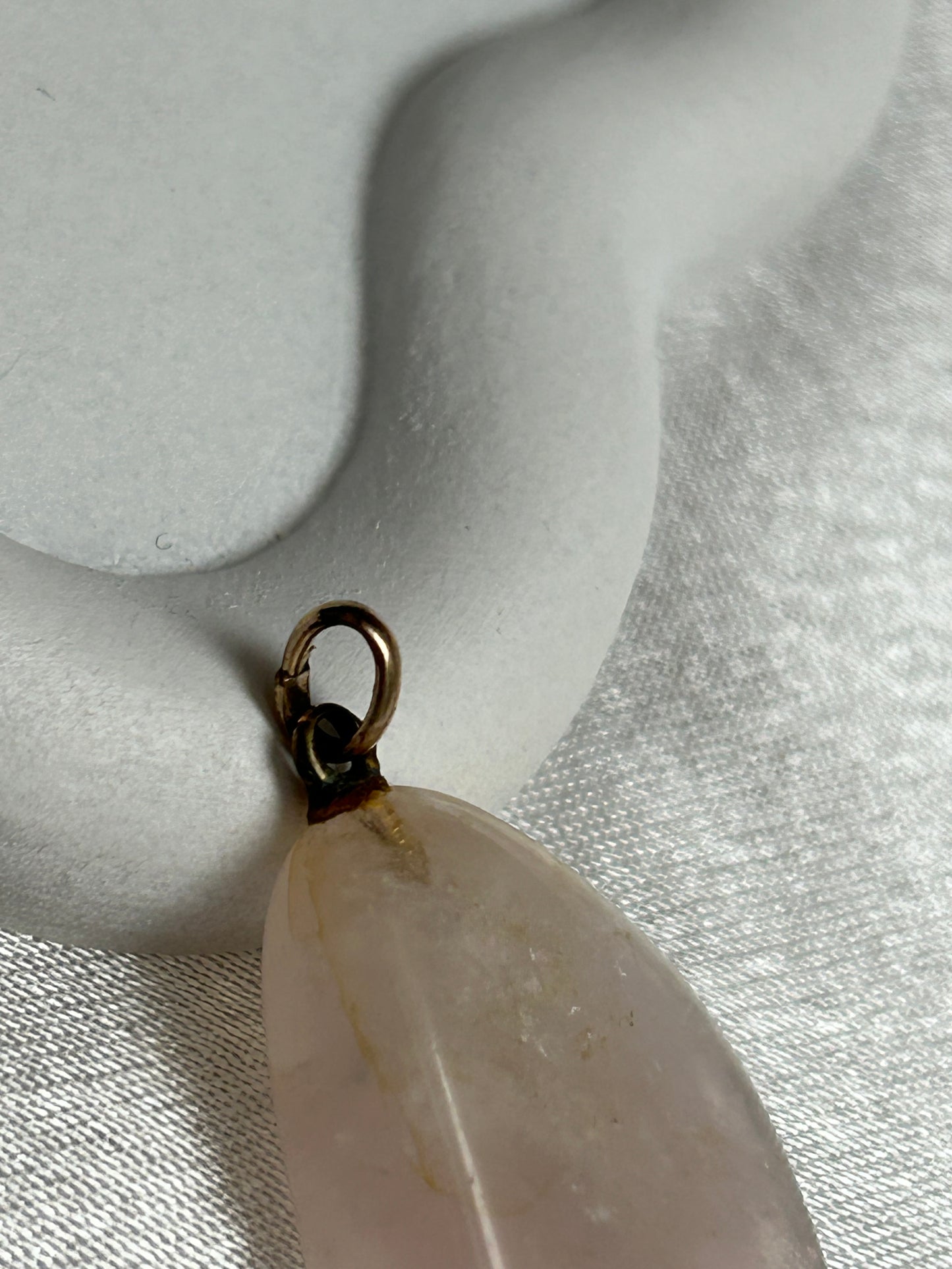 Pendentif vintage pierre rose pâle
