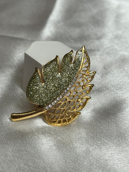 Broche vintage feuille d’arbre doré bicolore vert strass
