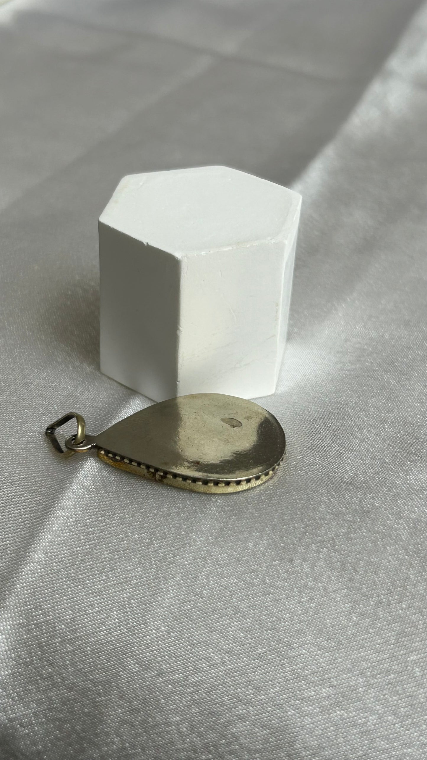 Pendentif vintage argenté et bleu