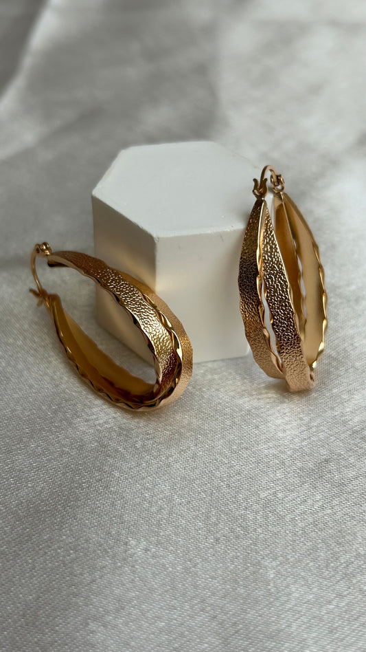 Créoles vintage dorées mailles entrelacées