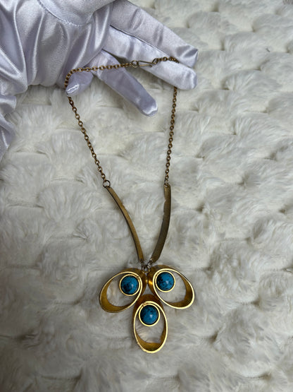 Jolie collier vintage fantaisie doré et pierre turquoise