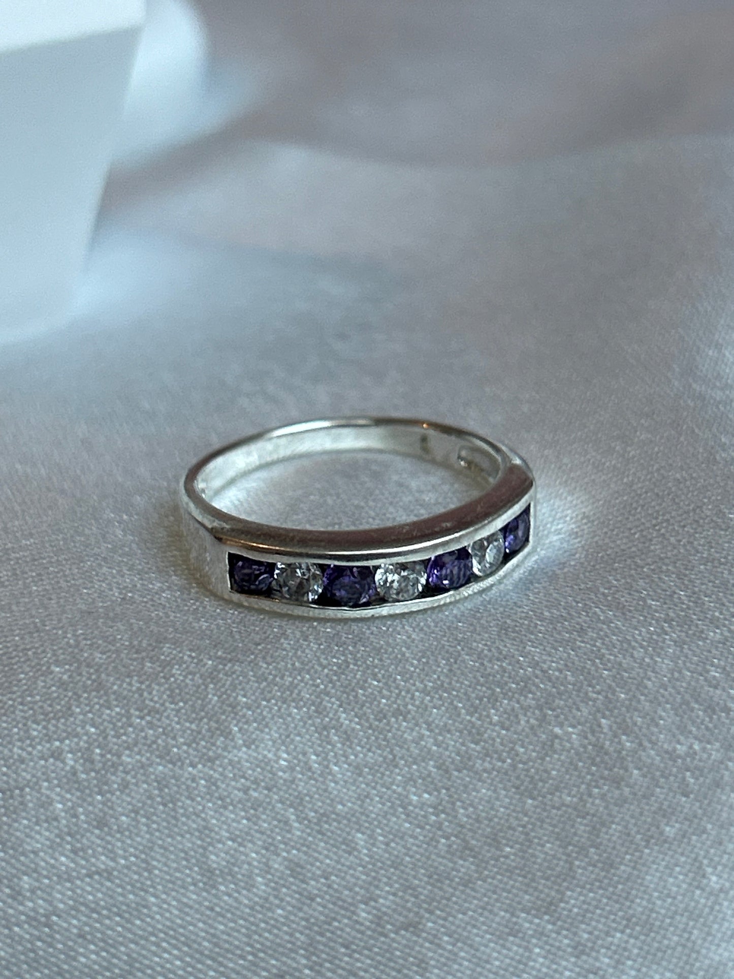 Bague strass violet et transparent taille 57
