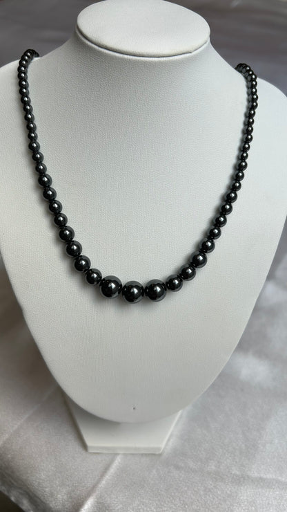 Collier de perles grises vintage