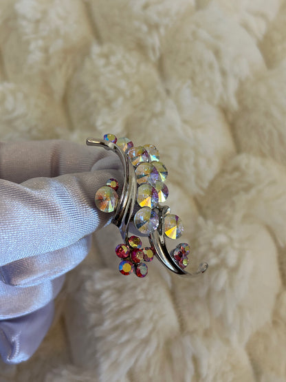 Splendide broche en fantaisie argenté et rose scintillantes