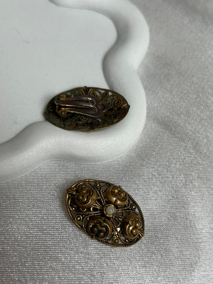 Boucles d’oreille pins vintage doré bronze