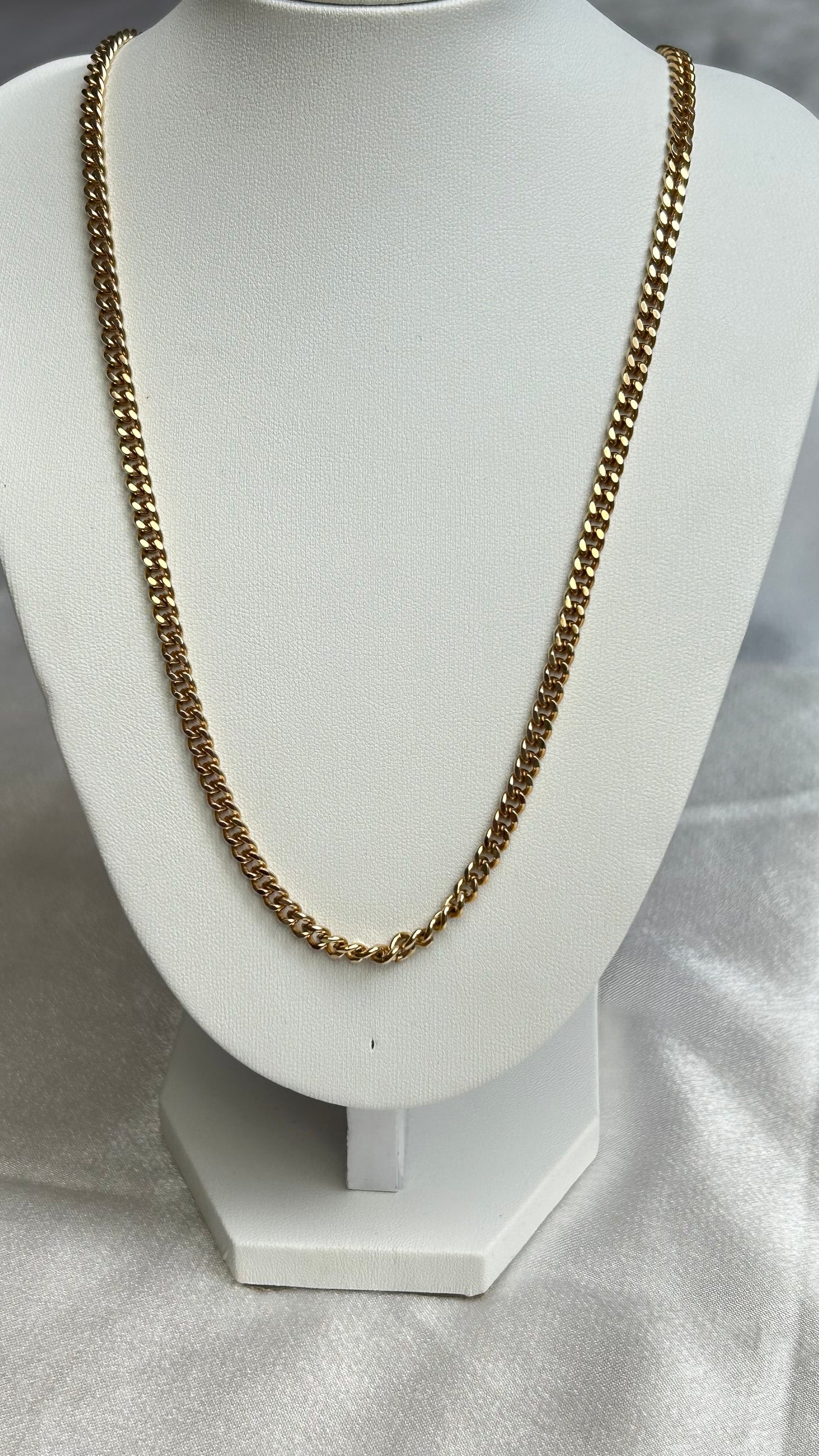 Jolie collier chaîne vintage doré belles mailles