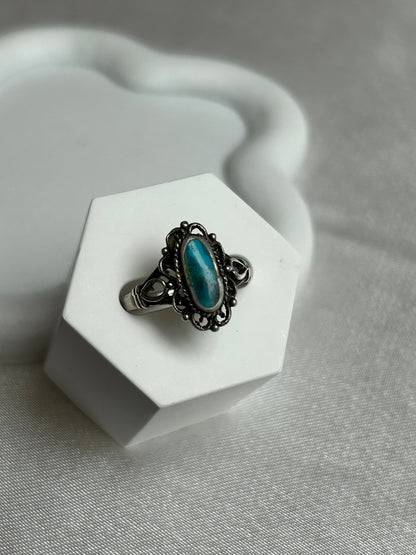 Bague vintage en argent et motifs avec pierre couleur turquoise taille 57