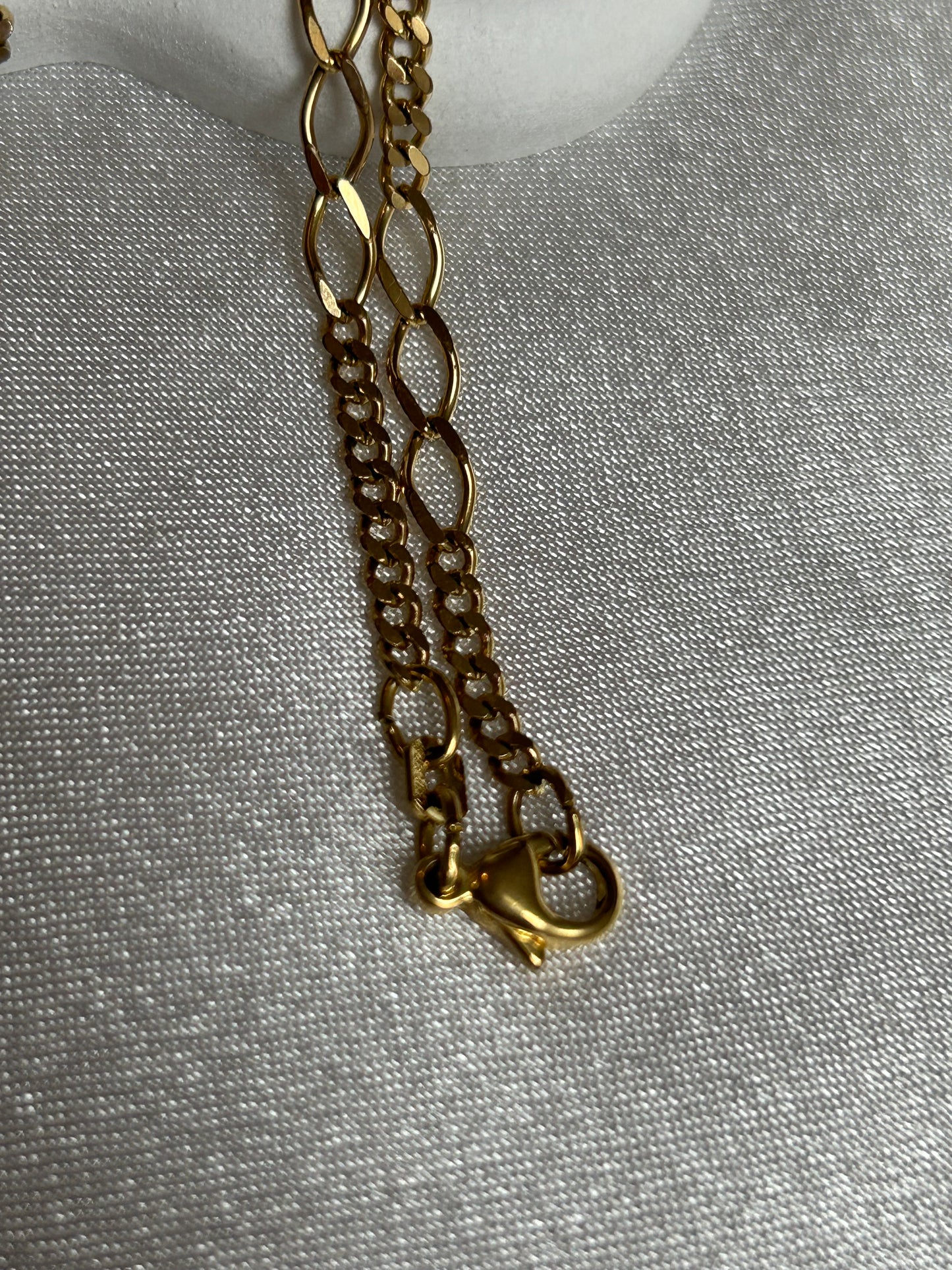 Collier en plaqué or mailles ovales entrelacées