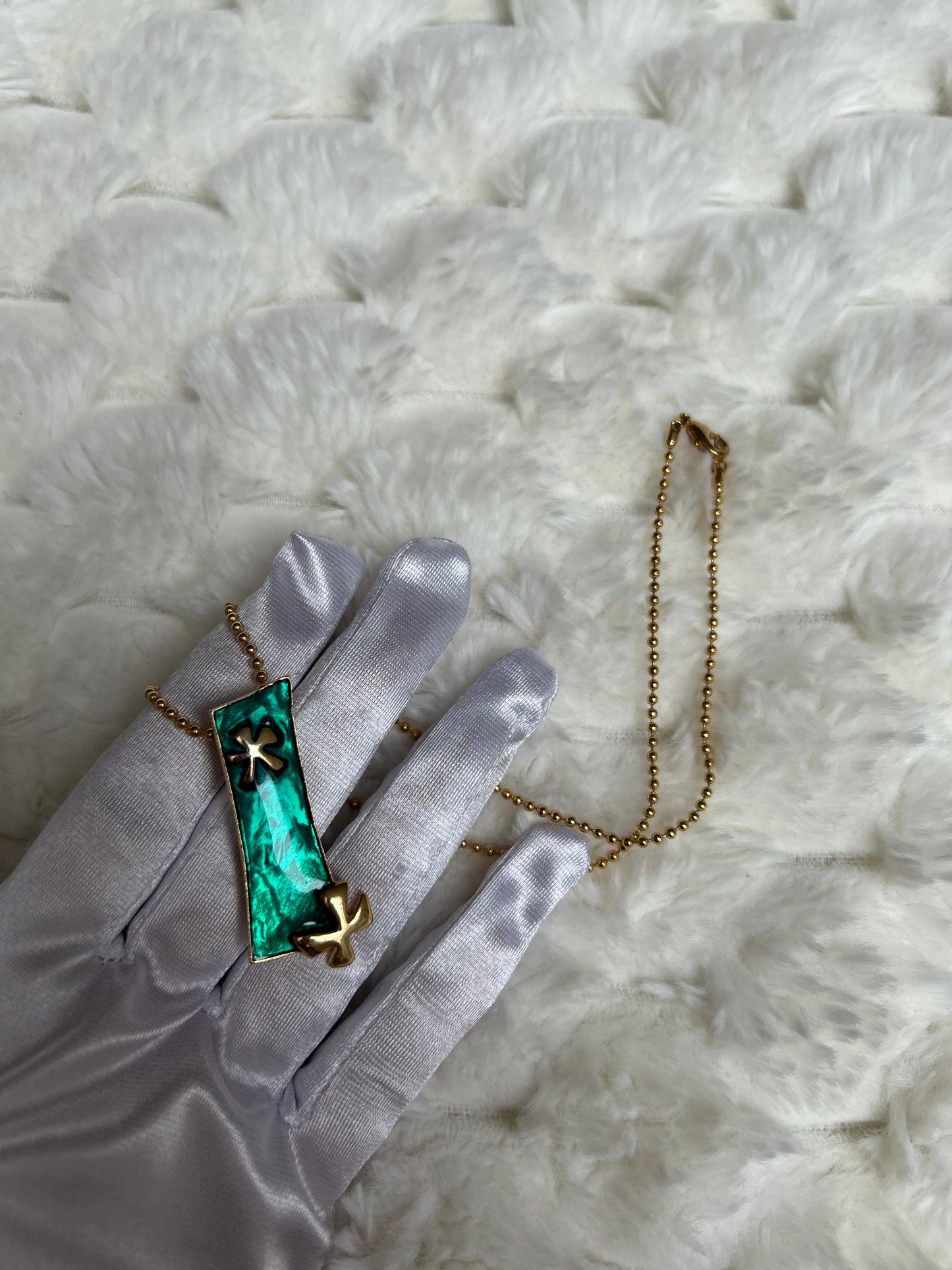 Magnifique collier d’occasion avec pendentif atypique