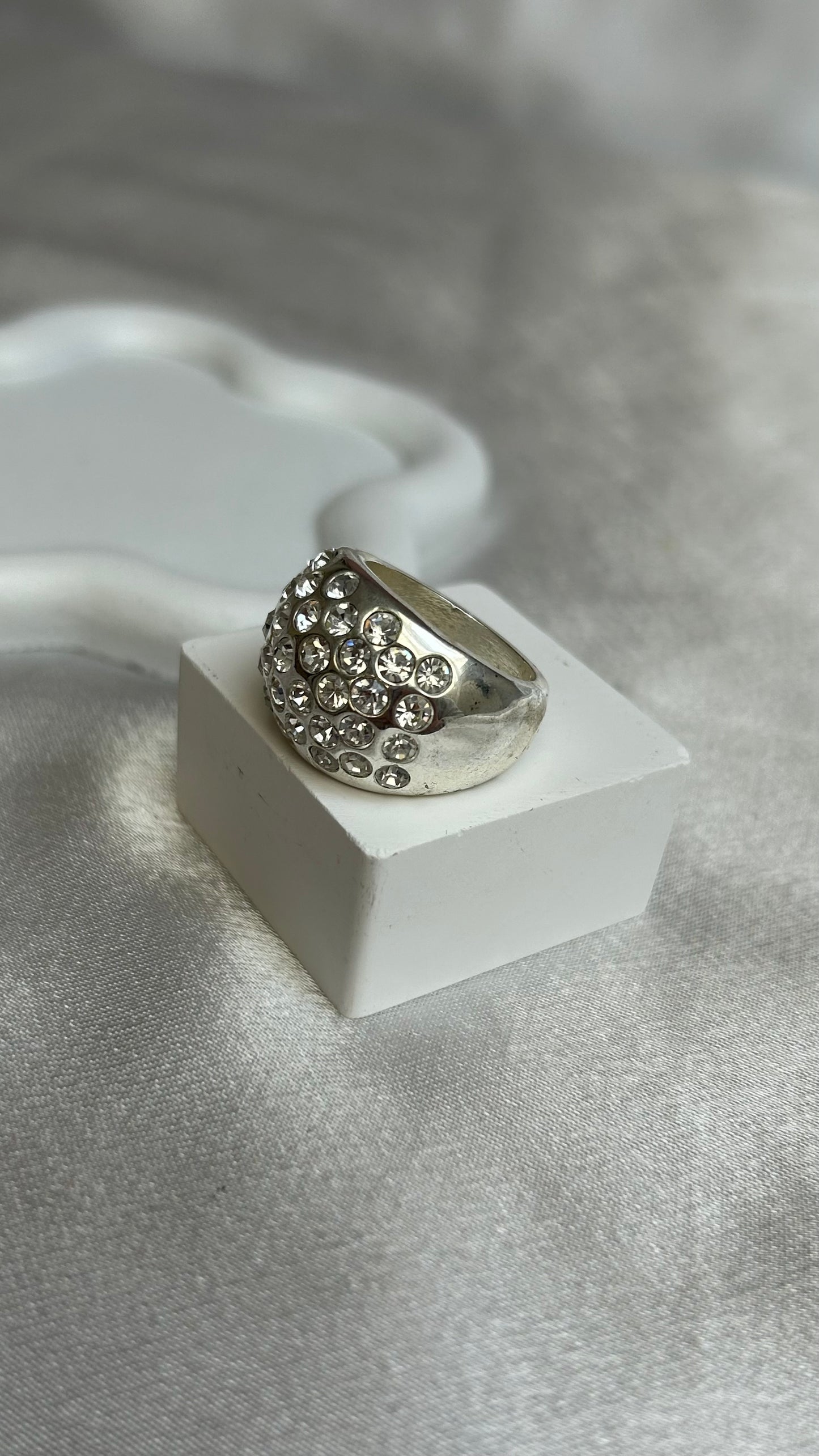 Bague vintage argenté et strass taille 55