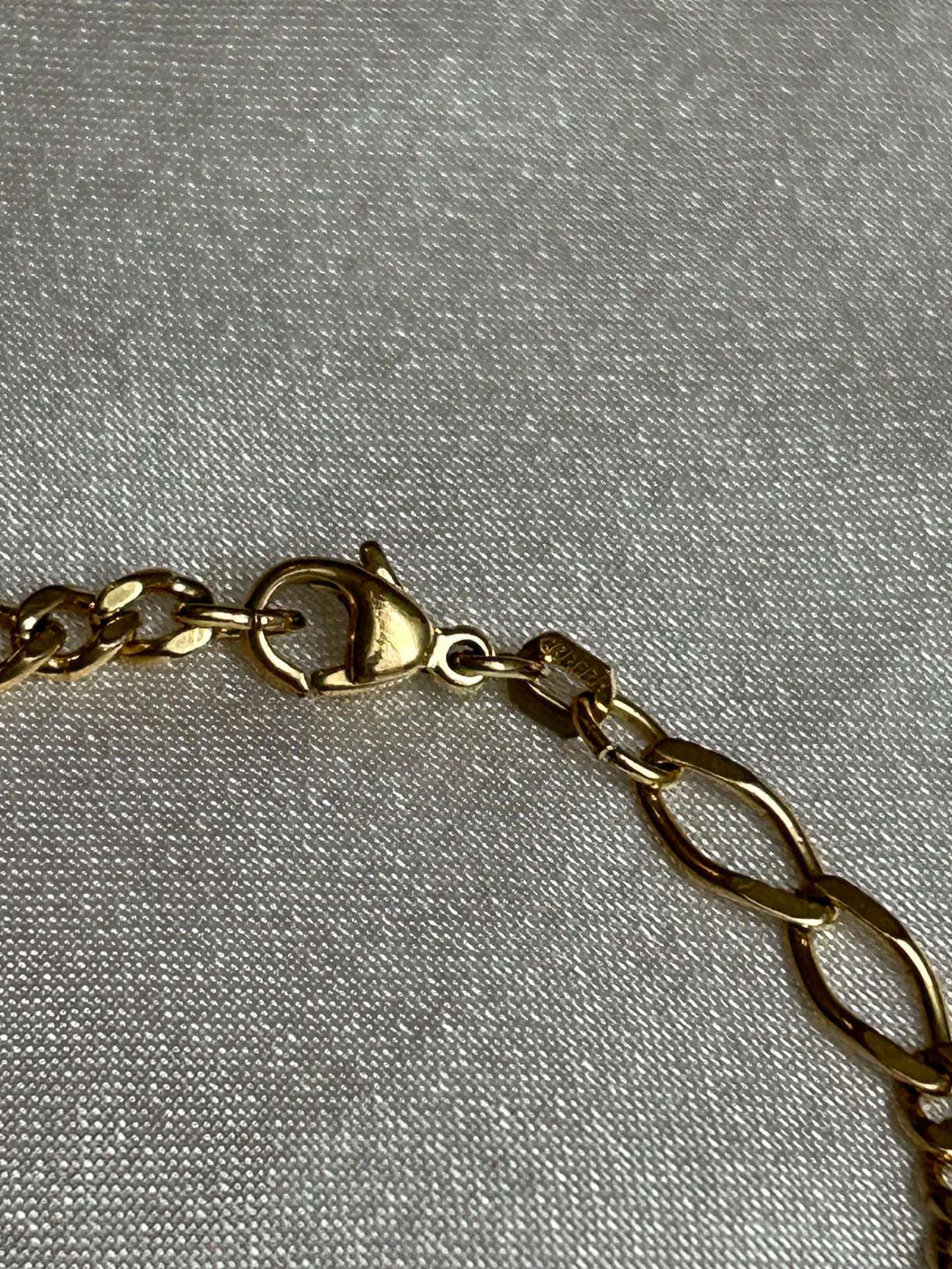 Bracelet en plaqué or avec 3 ovales entrelacés