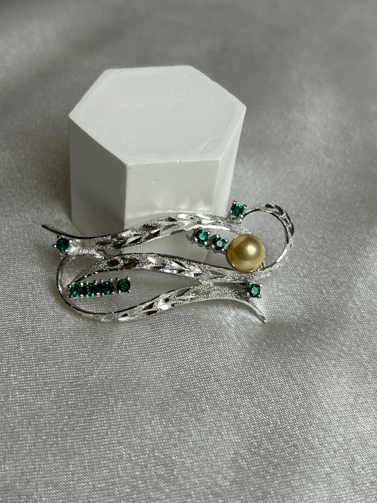 Broche vintage argenté et pierre verte